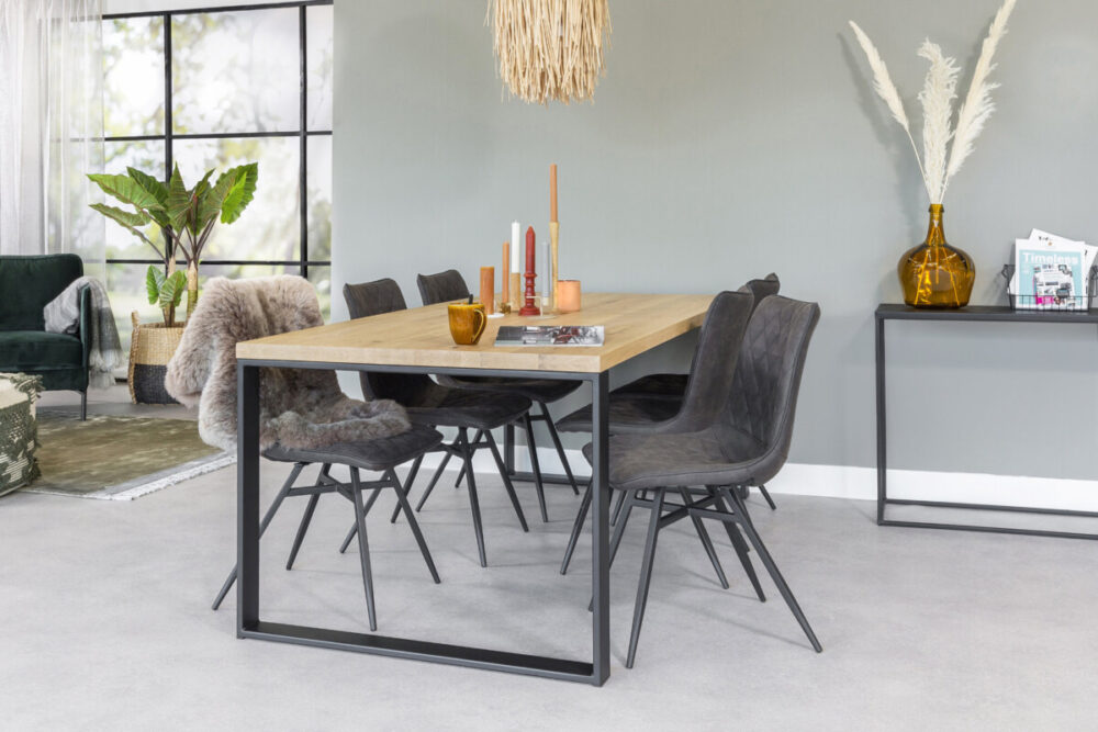 Eettafel Leroy eiken met zwarte poten eethoek leasen