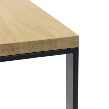 Close up foto van lease eettafel Leroy massief eiken