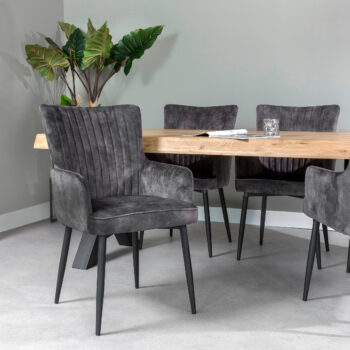 Meerdere Eetkamerstoelen Amalia aan eettafel met x poot