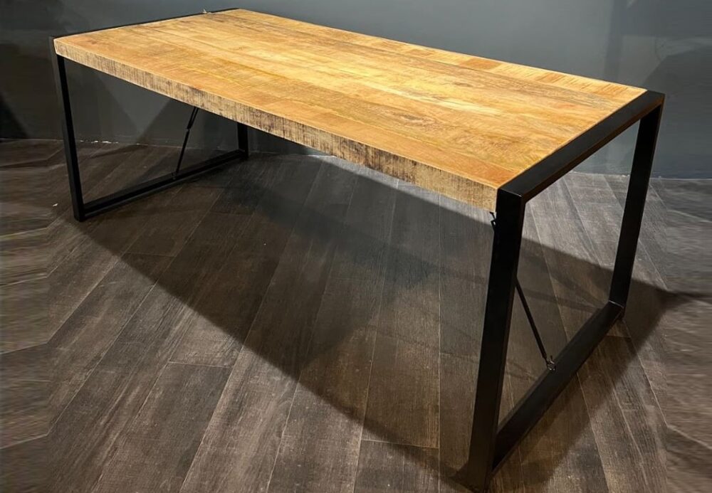Lease mangohout industrieel eettafel Berger Zwarte metalen poten